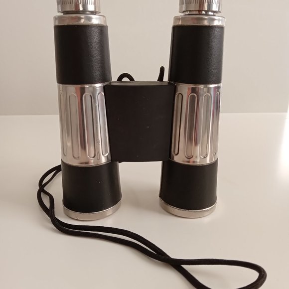 Binocular Shaped Flask holds 8 ounces - Picture 3 of 9